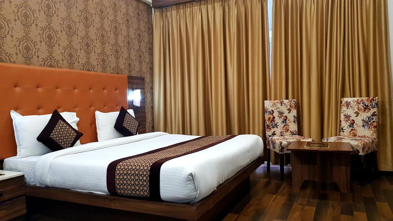 Hotel Citi Inn Grande Zirakpur Exteriér fotografie